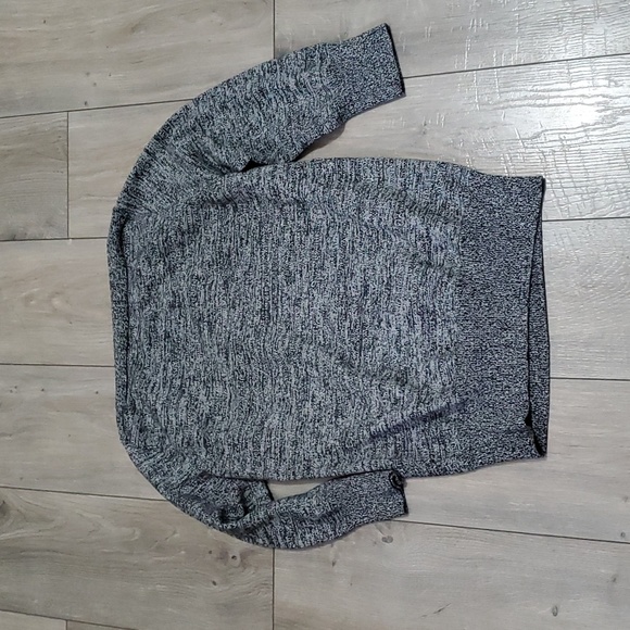 Like New Sweater - Picture 8 of 8